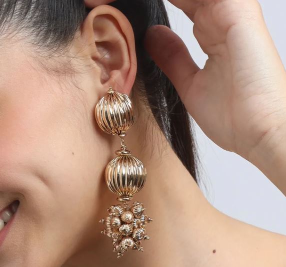 Bold Meets Beautiful: Oversized Earrings for a Show-Stopping Look