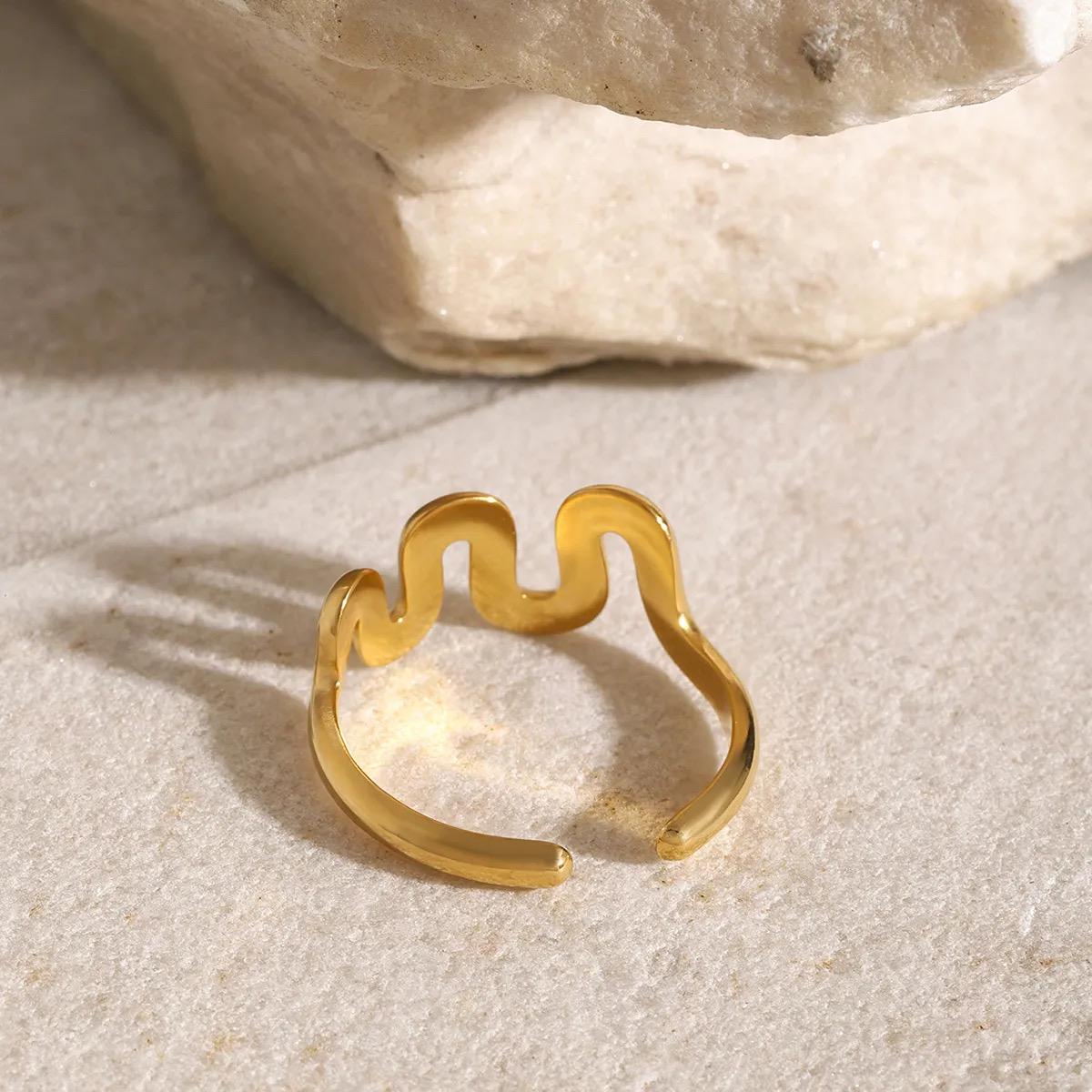 Sea Wave Classic Golden Ring