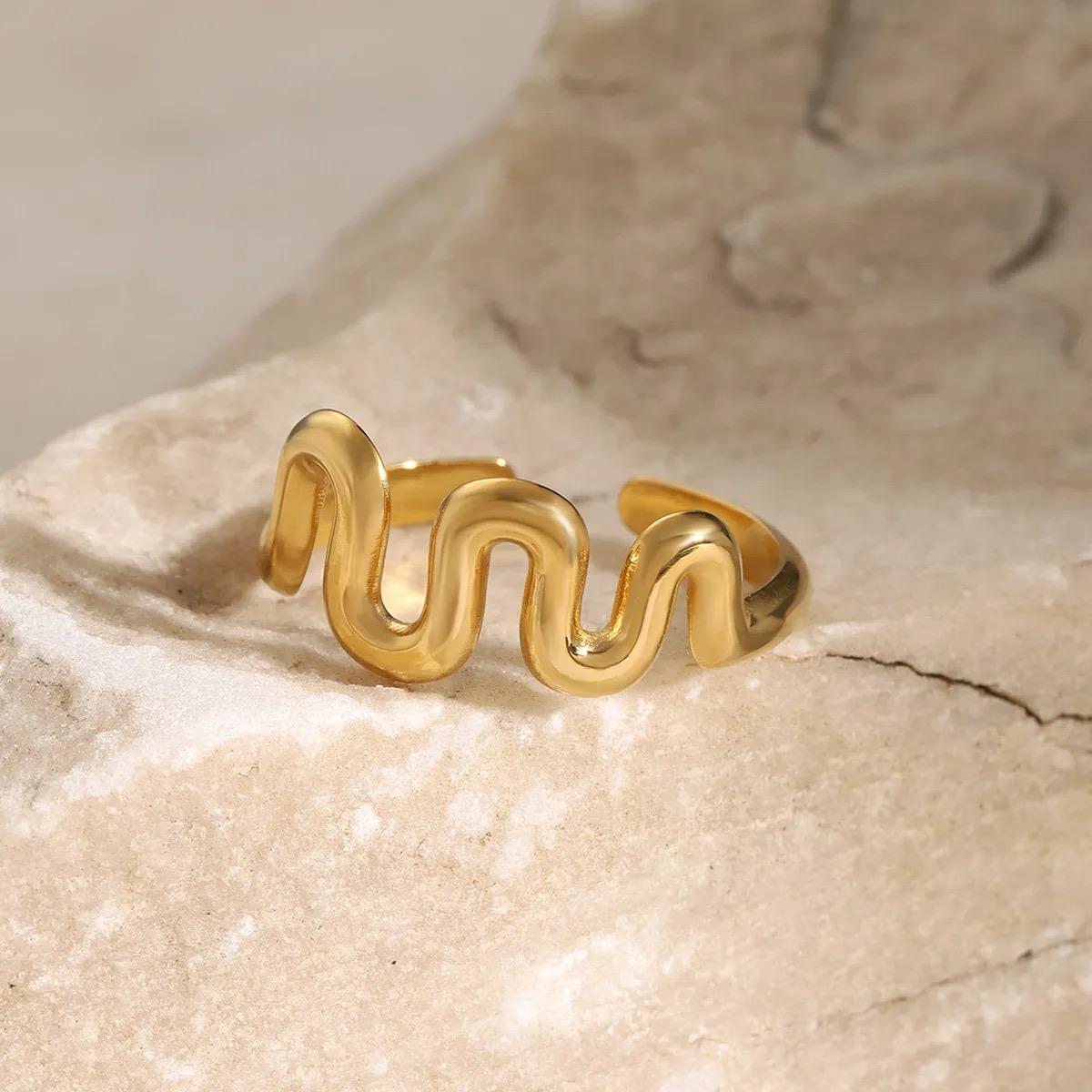 Sea Wave Classic Golden Ring