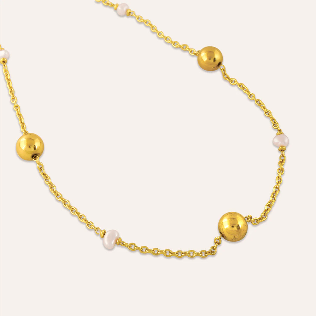 Golden Vogue Pearl Necklace