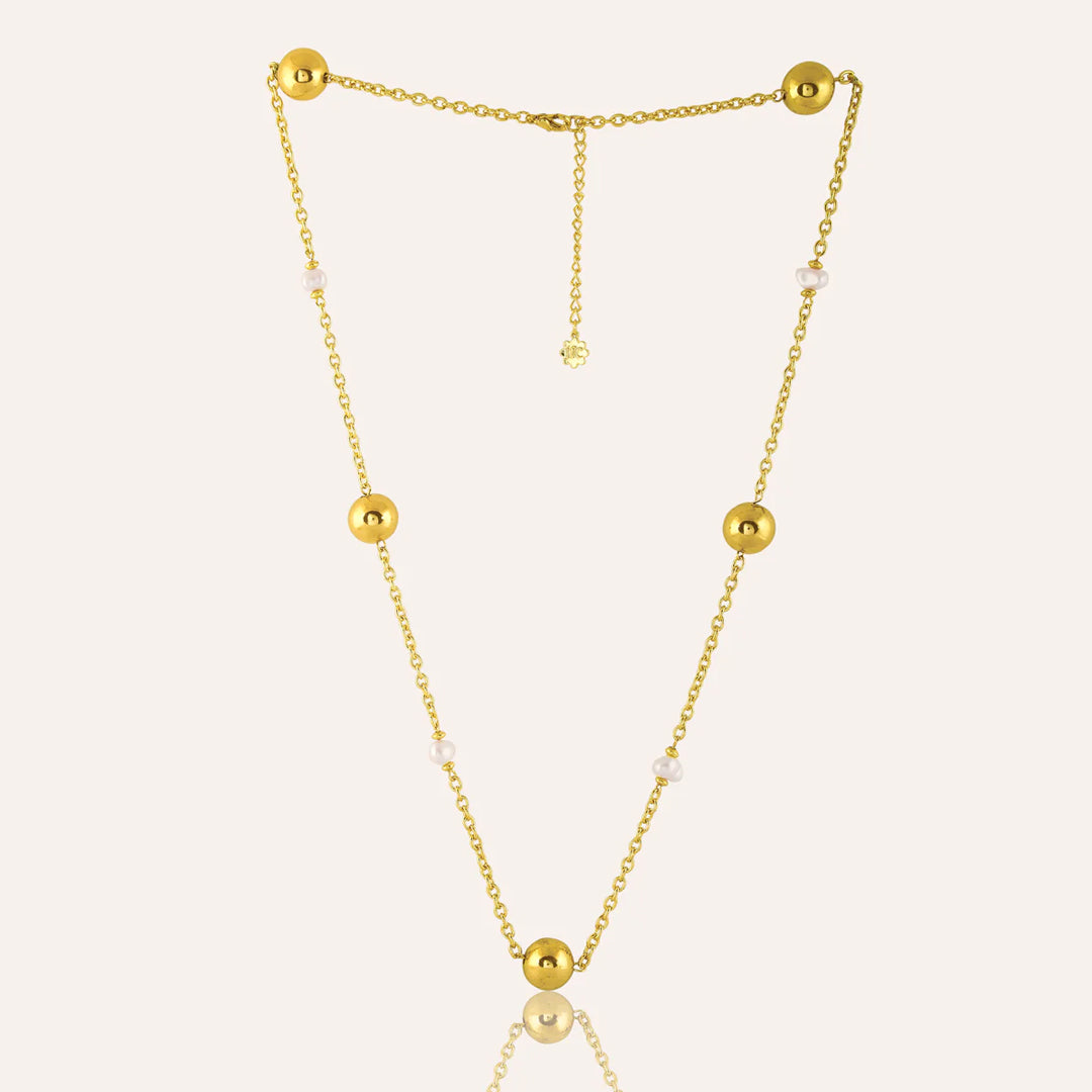 Golden Vogue Pearl Necklace