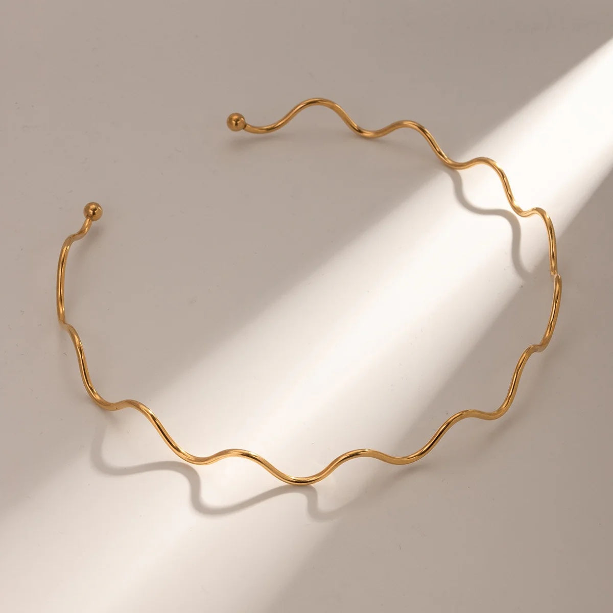 Golden Thin Waves Minimalist Choker Necklace