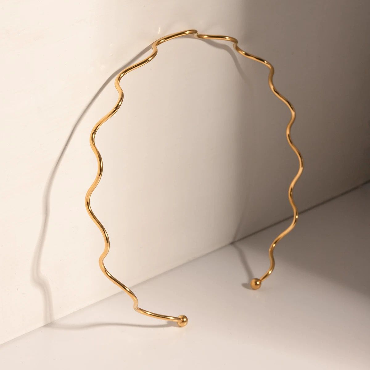 Golden Thin Waves Minimalist Choker Necklace