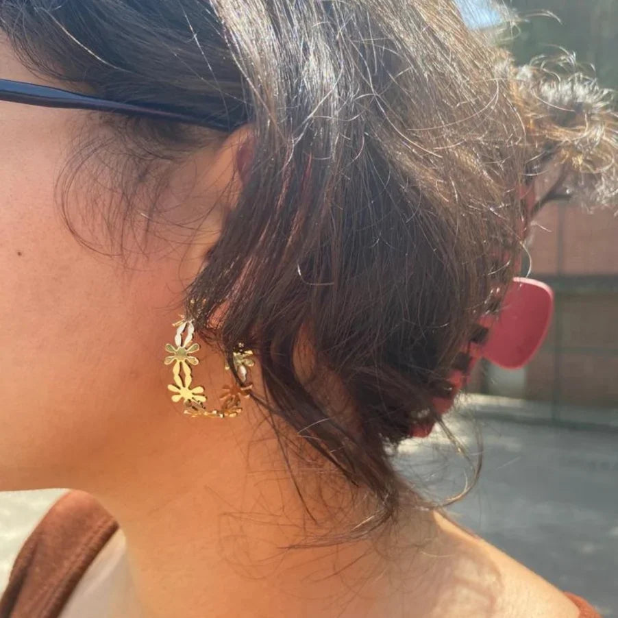 This earring style is secretly flattering everyone right now