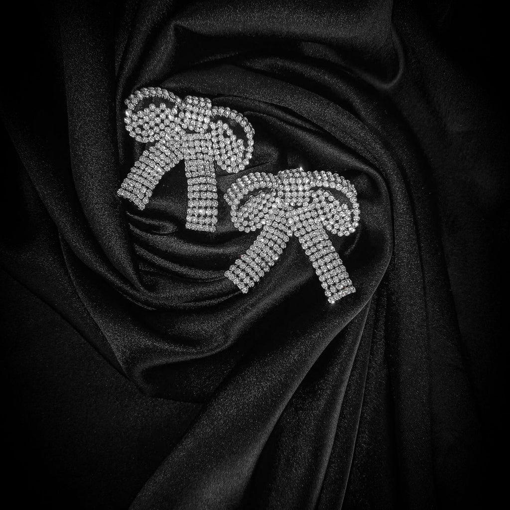 Sparkle in Style: How to Pick the Perfect Party Jewellery?