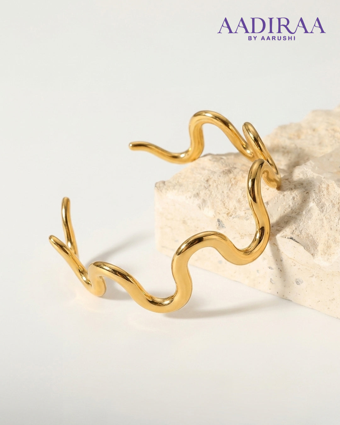 Golden wave shiny bracelet