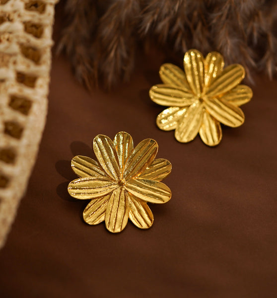 African Daisy Gold Earrings