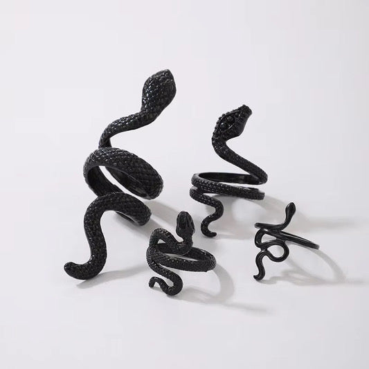 Medusa Black Ring Set of 4