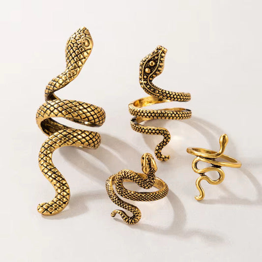 Medusa Golden Ring Set of 4