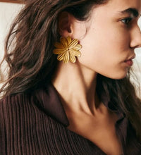 African Daisy Gold Earrings