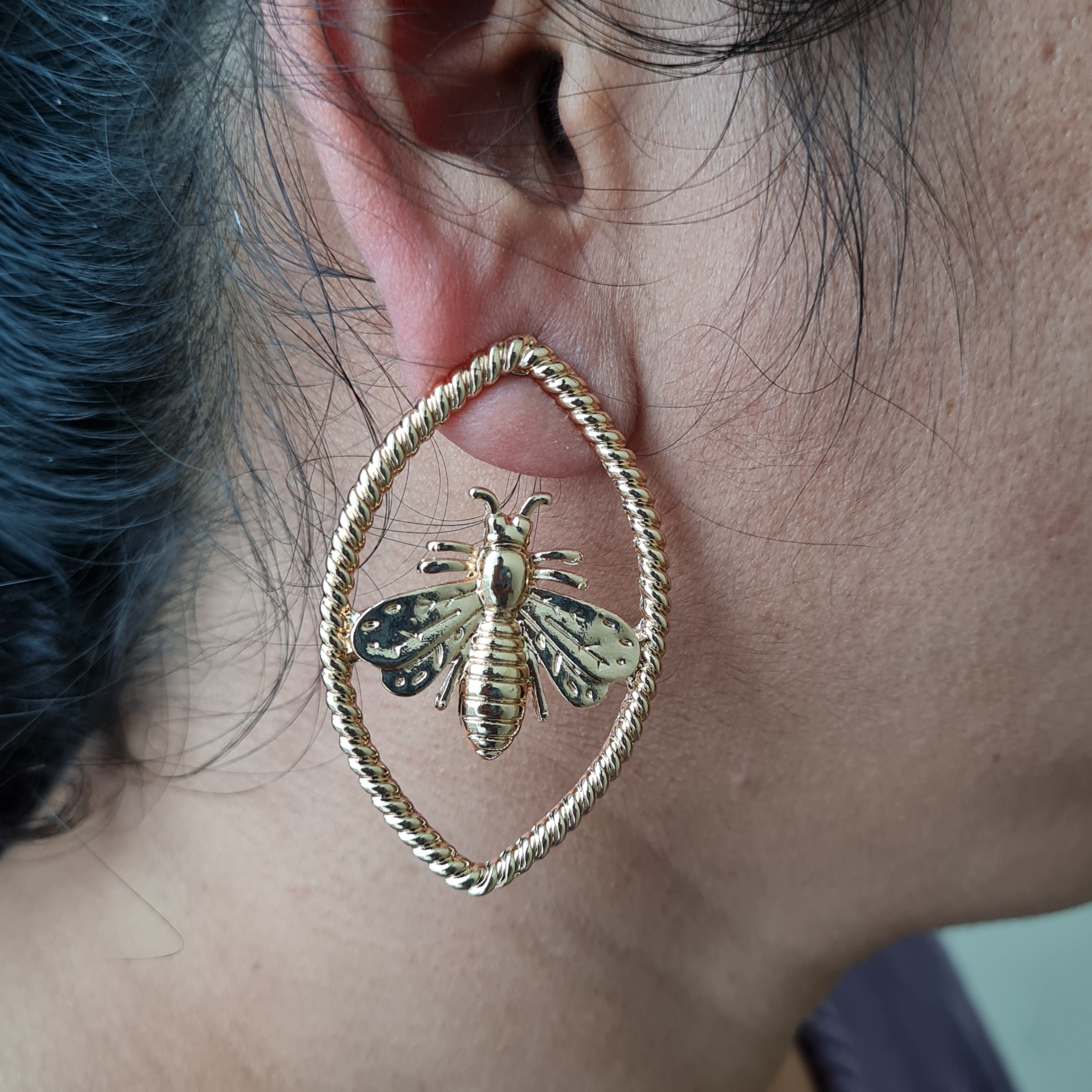 Golden Queen-Bee Earring