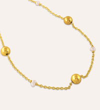 Golden Vogue Pearl Necklace