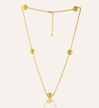 Golden Vogue Pearl Necklace