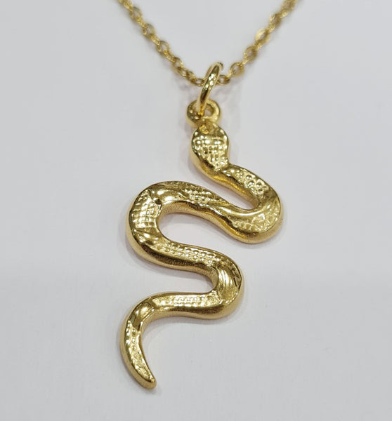 Hisss Charmer - Stainless steel golden chain with pendant