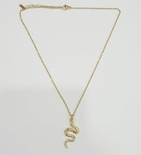 Hisss Charmer - Stainless steel golden chain with pendant