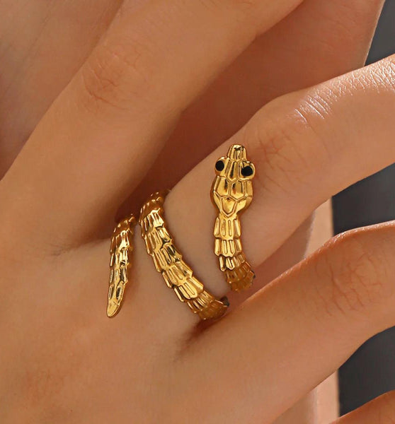 Contemporary golden snake ring