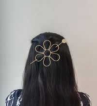 Mesmerizing Daisy Floral Hair Pin/ bun holder