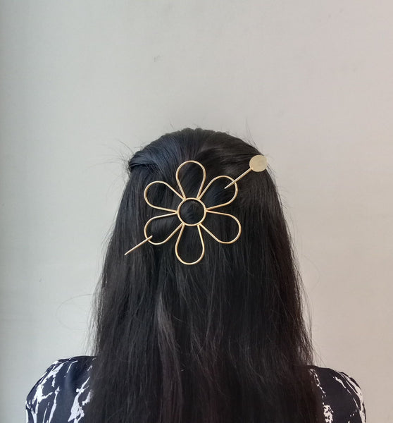 Mesmerizing Daisy Floral Hair Pin/ bun holder