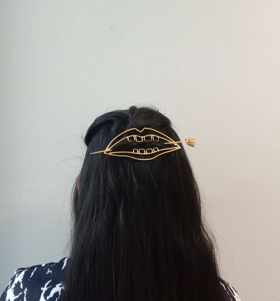 Mouth and teeth surreal hair pin (Gold)