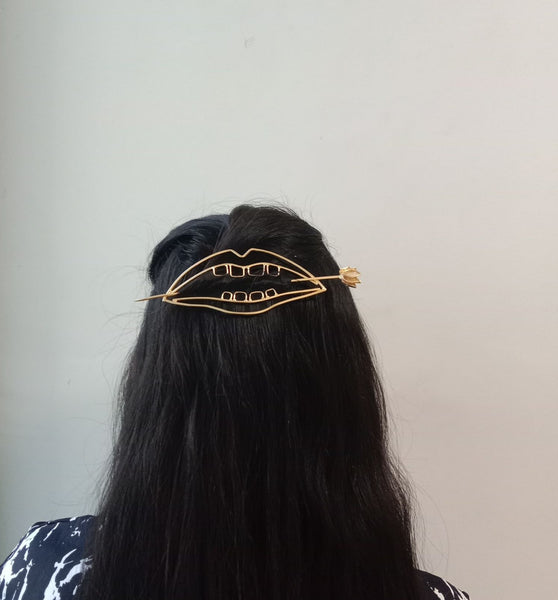 Mouth and teeth surreal hair pin (Gold)